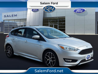 Used 2015 Ford Focus SE w/ SE Sport Package image 1