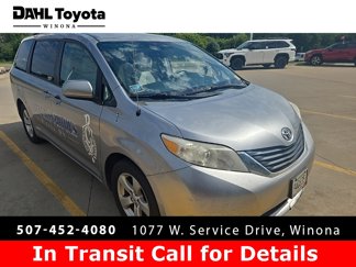 Used 2013 Toyota Sienna LE image 1