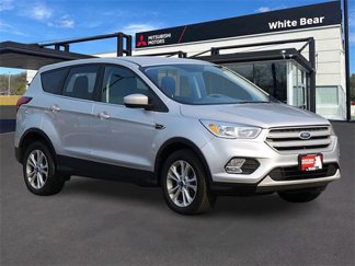 Used 2019 Ford Escape SE image 1