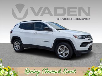 Used 2023 Jeep Compass Latitude image 1