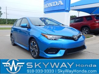 Used 2018 Toyota Corolla iM w/ Carpet Mat Package (TMS) image 1