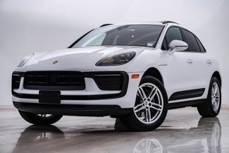 Used 2024 Porsche Macan image 1