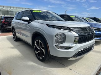 Used 2022 Mitsubishi Outlander SE video 1