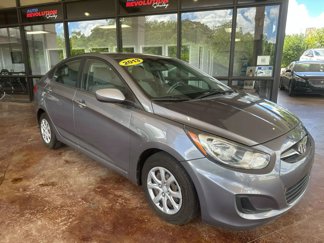 Used 2013 Hyundai Accent GLS image 1