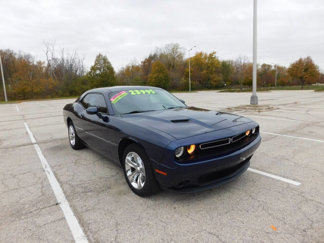 Used 2016 Dodge Challenger SXT image 1