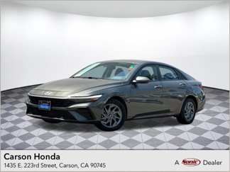 Used 2024 Hyundai Elantra SEL image 1