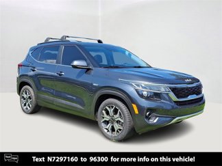 Certified 2022 Kia Seltos EX image 1
