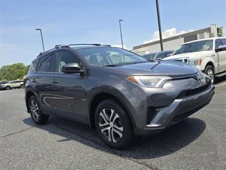 Used 2016 Toyota RAV4 LE image 1