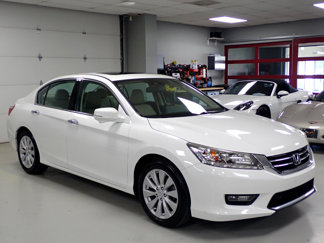 Used 2015 Honda Accord Touring image 1