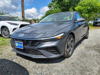 Used 2025 Hyundai Elantra SEL image 1