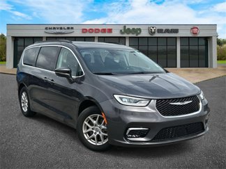 Used 2022 Chrysler Pacifica Touring-L image 1