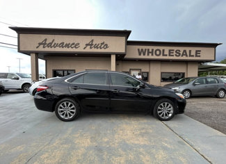 Used 2017 Toyota Camry XLE image 1