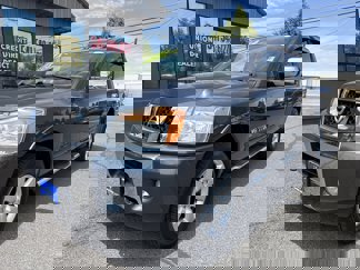 Used 2014 Nissan Titan SL image 1