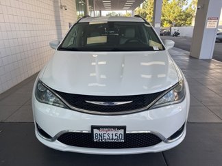 Used 2019 Chrysler Pacifica Touring-L image 1