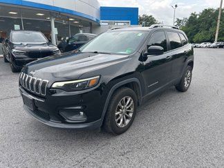 Used 2019 Jeep Cherokee Latitude Plus w/ Cold Weather Group image 1