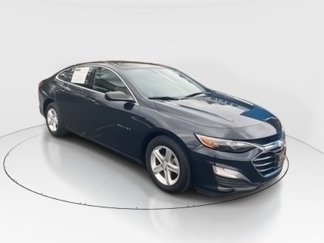 Used 2023 Chevrolet Malibu LS image 1