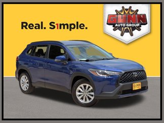 Used 2023 Toyota Corolla Cross LE image 1