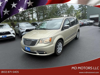 Used 2011 Chrysler Town & Country Touring-L w/ Entertainment Group #2 image 1
