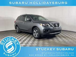 Used 2019 Nissan Pathfinder SV image 1