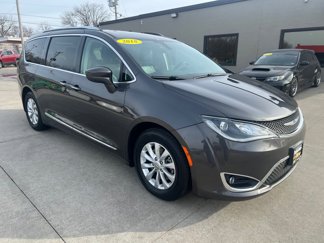 Used 2018 Chrysler Pacifica Touring-L image 1