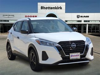 Used 2023 Nissan Kicks S image 1