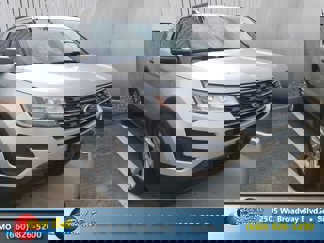 Used 2016 Ford Explorer FWD image 1