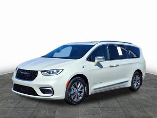 Used 2021 Chrysler Pacifica Pinnacle image 1
