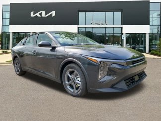 New 2025 Kia K4 LXS image 1