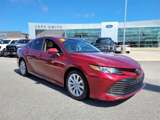 Used 2018 Toyota Camry LE image 1
