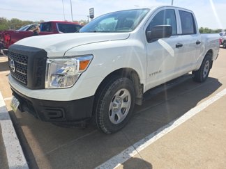 Used 2017 Nissan Titan S image 1