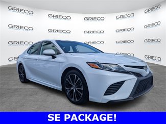Used 2019 Toyota Camry SE image 1
