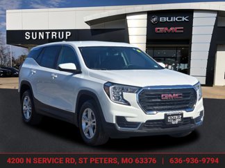 Used 2024 GMC Terrain SLE image 1