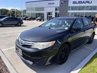 Used 2012 Toyota Camry LE image 1