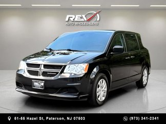 Used 2019 Dodge Grand Caravan SE image 1