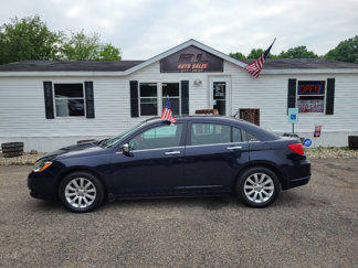 Used 2013 Chrysler 200 Limited image 1