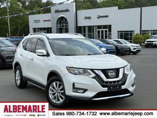 Used 2017 Nissan Rogue SV image 1