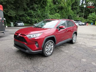 Used 2021 Toyota RAV4 XLE Premium image 1