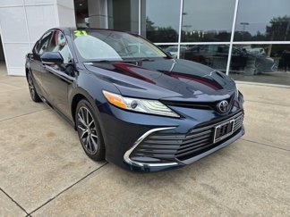 Used 2021 Toyota Camry XLE image 1