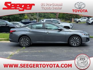 Used 2023 Nissan Altima 2.5 SV image 1