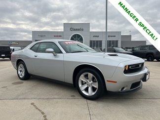 Used 2023 Dodge Challenger SXT image 1