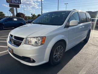 Used 2017 Dodge Grand Caravan SXT image 1