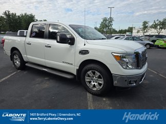 Used 2017 Nissan Titan SV image 1