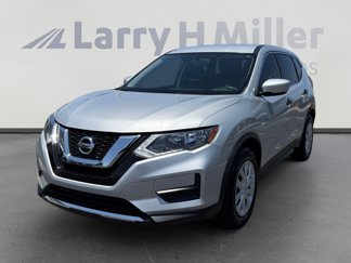 Used 2017 Nissan Rogue S image 1