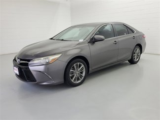 Used 2016 Toyota Camry SE image 1