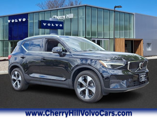 Used 2025 Volvo XC40 B5 Core w/ Climate Package image 1