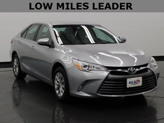 Used 2017 Toyota Camry LE image 1
