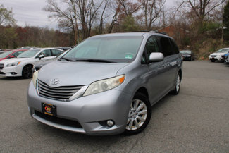 Used 2012 Toyota Sienna XLE image 1