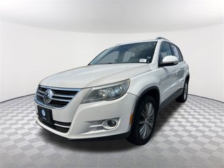 Used 2011 Volkswagen Tiguan SEL image 1