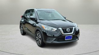 Used 2020 Nissan Kicks SV image 1