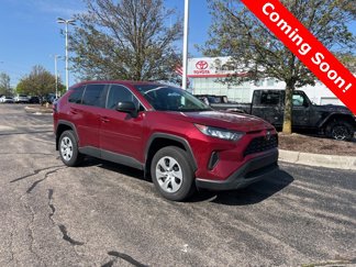 Used 2022 Toyota RAV4 LE image 1